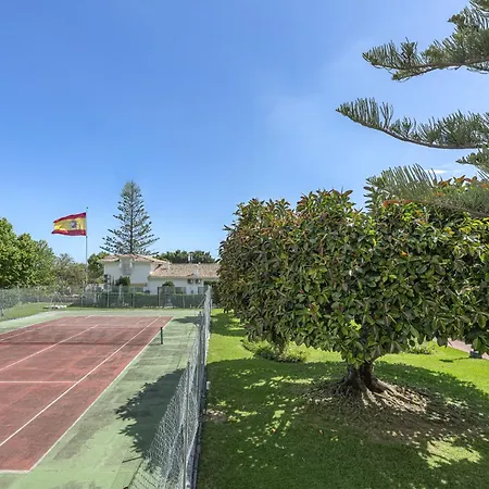 Beautiful Just 200m From The * Marbella